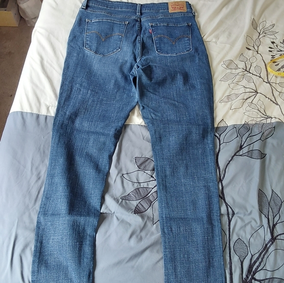 Levis - Picture 4 of 4